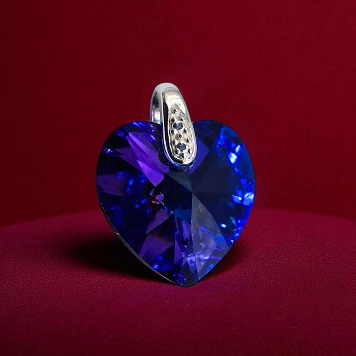 Naszyjniki z motywem